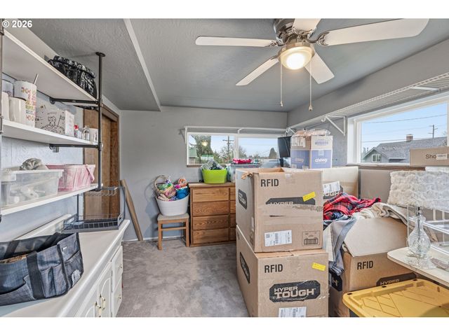 441 4TH Ave, Castle Rock, WA 98611