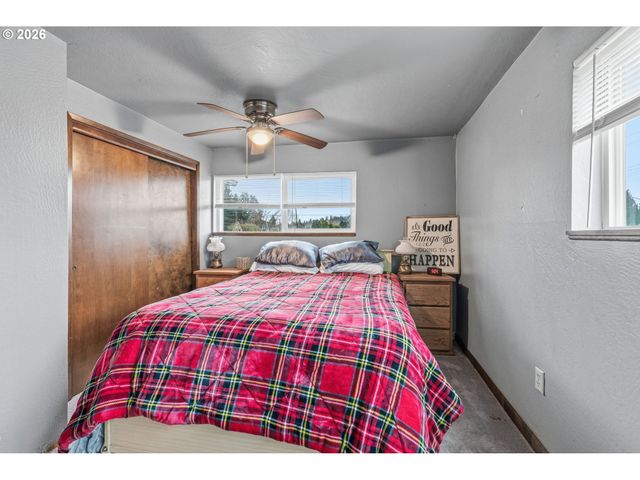 441 4TH Ave, Castle Rock, WA 98611