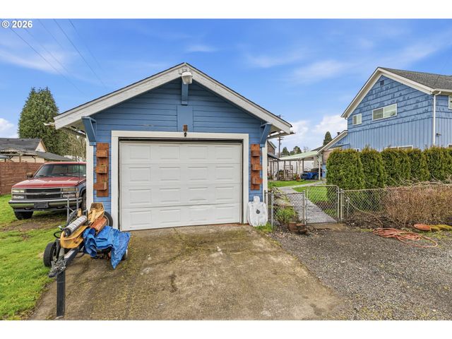 441 4TH Ave, Castle Rock, WA 98611