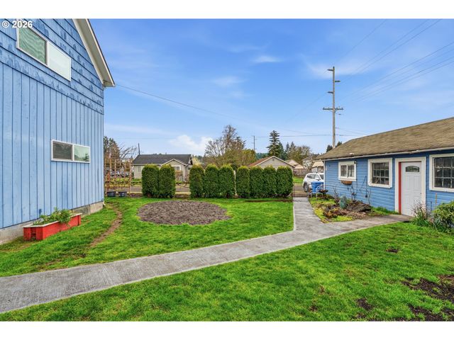 441 4TH Ave, Castle Rock, WA 98611