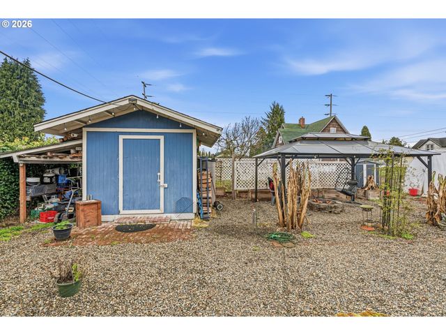 441 4TH Ave, Castle Rock, WA 98611