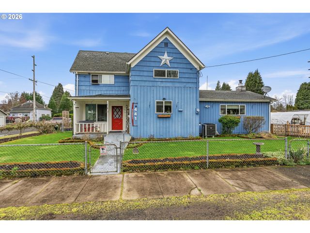 441 4TH Ave, Castle Rock, WA 98611