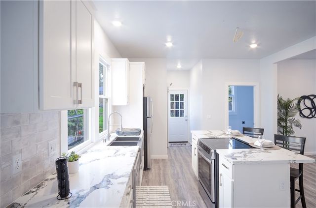 3520 Harrison Street, Oakland, CA 94611