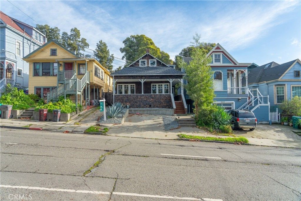 3520 Harrison Street, Oakland, CA 94611