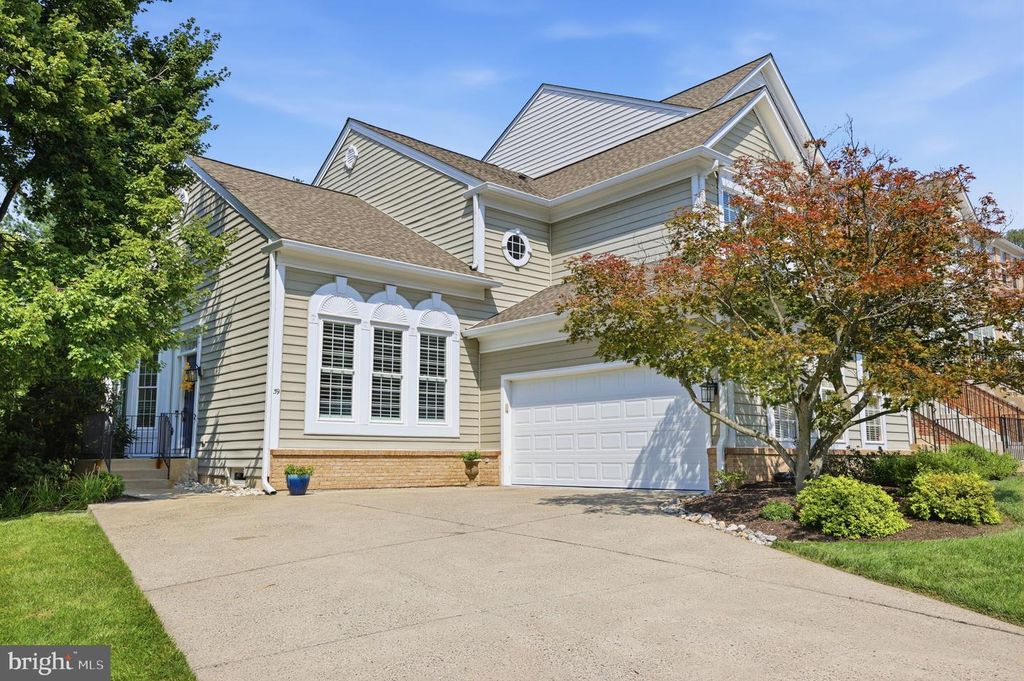 39 CHARTER OAK CT, DOYLESTOWN, PA 18901 — exterior