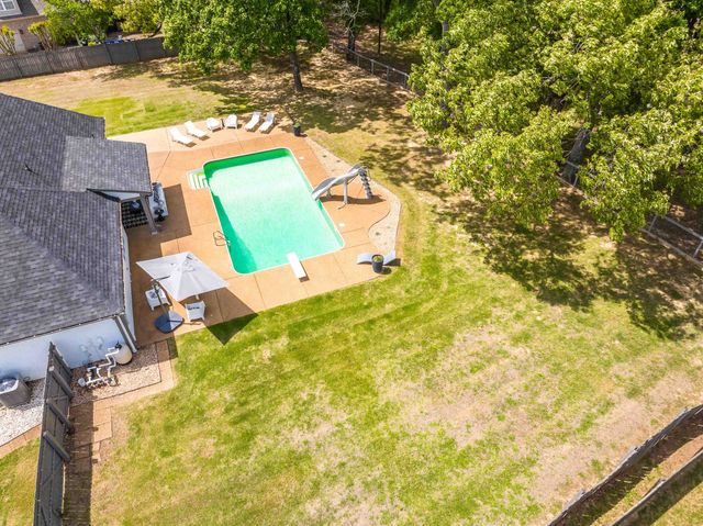 50 BLACKHILL DR, Oakland, TN 38060