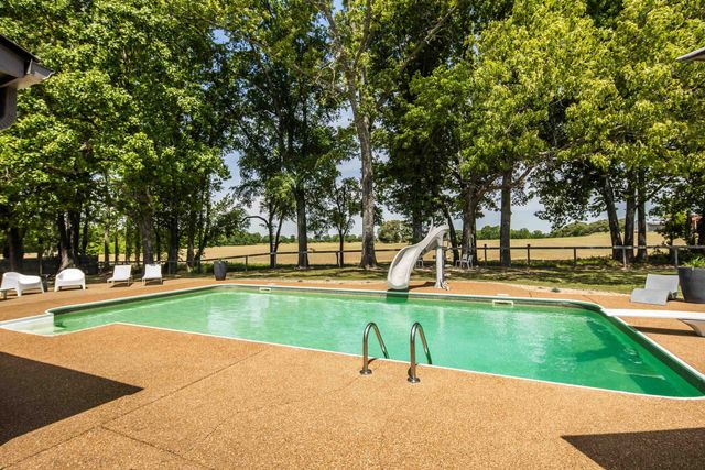 50 BLACKHILL DR, Oakland, TN 38060