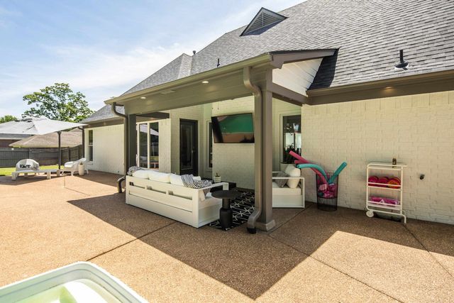 50 BLACKHILL DR, Oakland, TN 38060