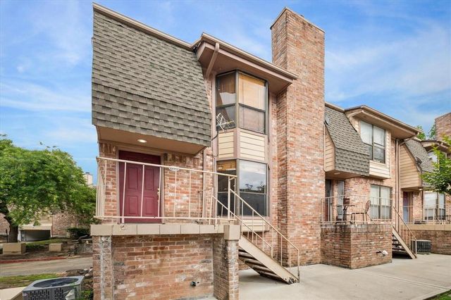2211 Place Rebecca Lane B10, Houston, TX 77090