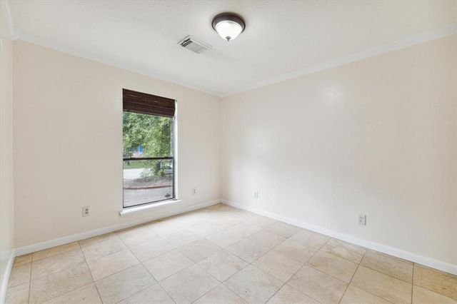 2211 Place Rebecca Lane B10, Houston, TX 77090