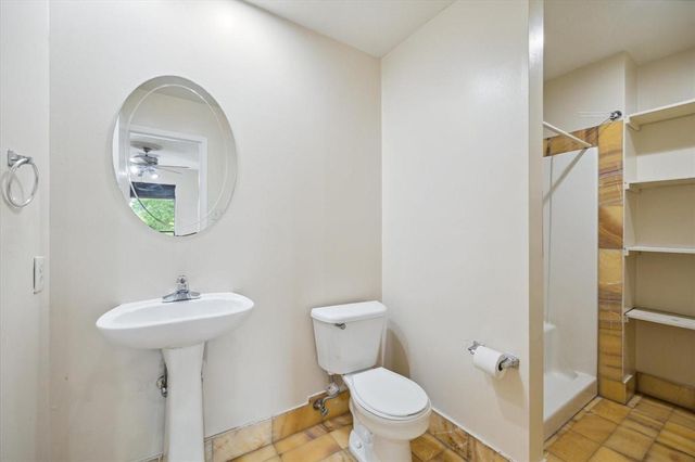 2211 Place Rebecca Lane B10, Houston, TX 77090