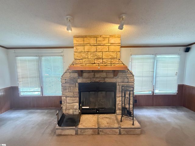 718 S Stockton Road, Fountain Inn, SC 29644