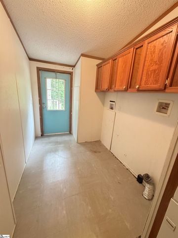 718 S Stockton Road, Fountain Inn, SC 29644