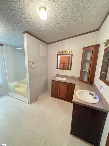 718 S Stockton Road, Fountain Inn, SC 29644