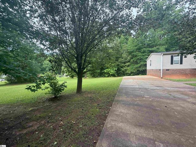 718 S Stockton Road, Fountain Inn, SC 29644