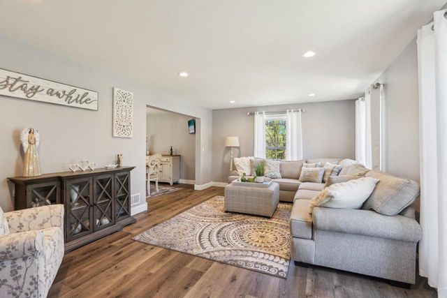 911 Fawn Court, Wisconsin Dells, WI 53965