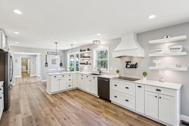 911 Fawn Court, Wisconsin Dells, WI 53965