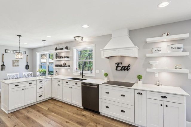 911 Fawn Court, Wisconsin Dells, WI 53965