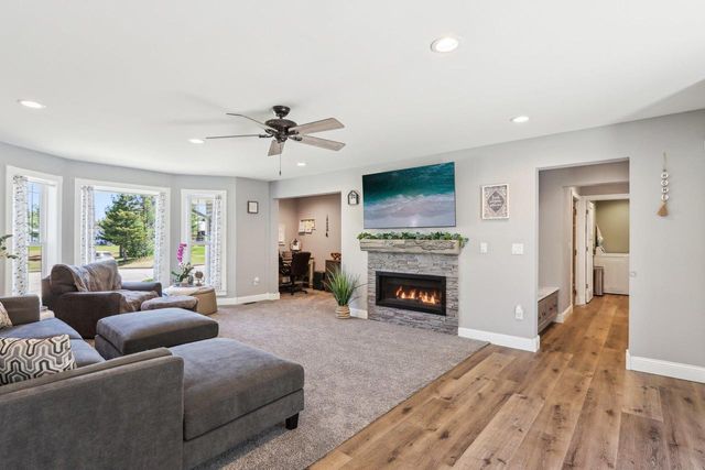 911 Fawn Court, Wisconsin Dells, WI 53965