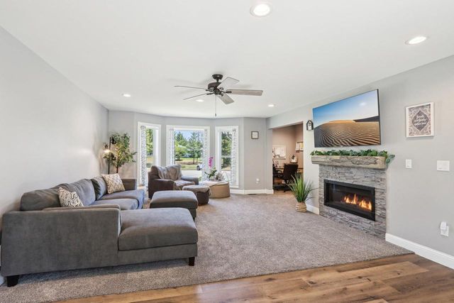 911 Fawn Court, Wisconsin Dells, WI 53965