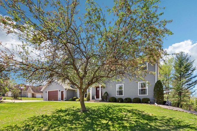 911 Fawn Court, Wisconsin Dells, WI 53965