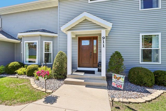 911 Fawn Court, Wisconsin Dells, WI 53965