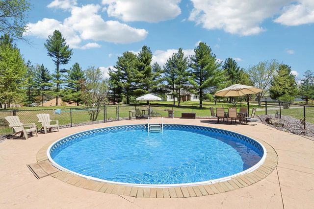 911 Fawn Court, Wisconsin Dells, WI 53965