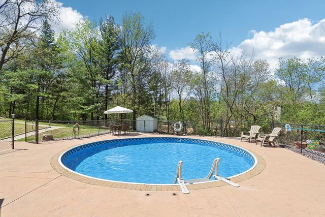 911 Fawn Court, Wisconsin Dells, WI 53965