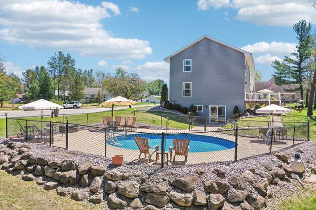 911 Fawn Court, Wisconsin Dells, WI 53965