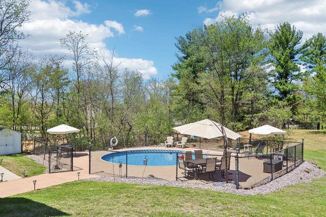 911 Fawn Court, Wisconsin Dells, WI 53965