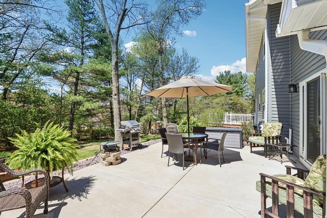 911 Fawn Court, Wisconsin Dells, WI 53965