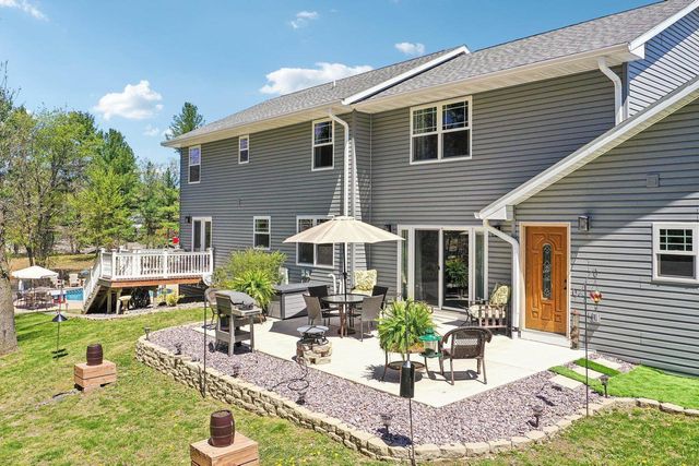 911 Fawn Court, Wisconsin Dells, WI 53965