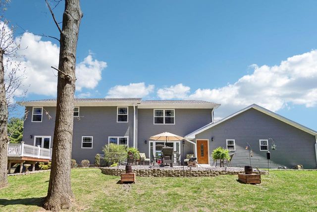 911 Fawn Court, Wisconsin Dells, WI 53965