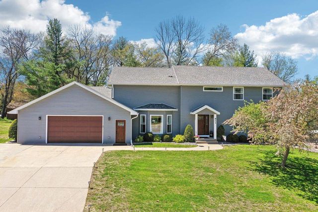 911 Fawn Court, Wisconsin Dells, WI 53965