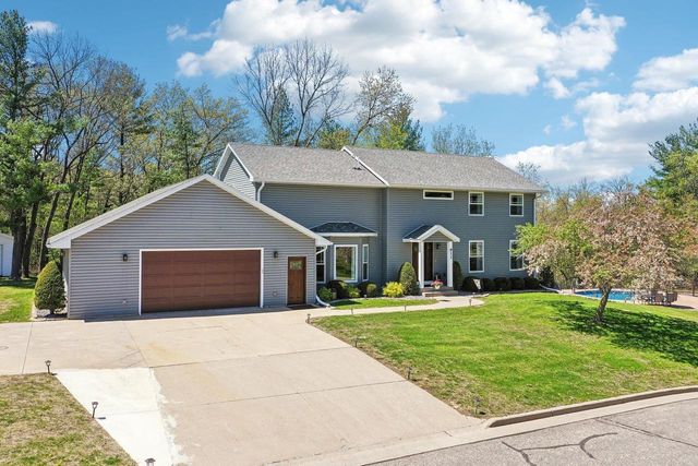 911 Fawn Court, Wisconsin Dells, WI 53965