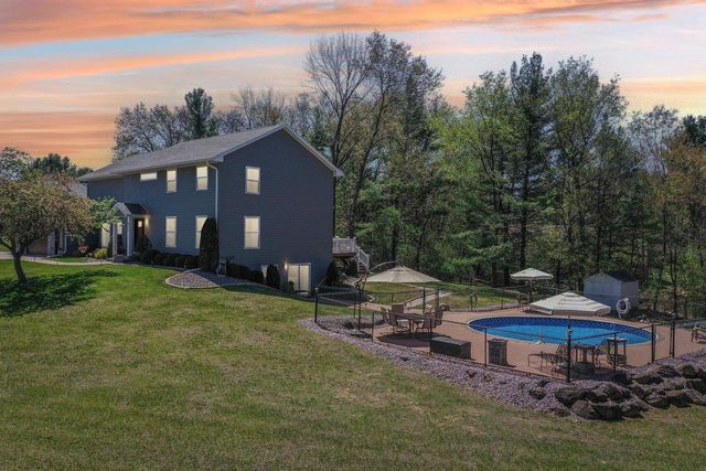 911 Fawn Court, Wisconsin Dells, WI 53965