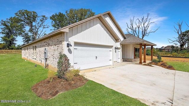 202 Saratoga Springs Avenue, Clinton, MS 39056