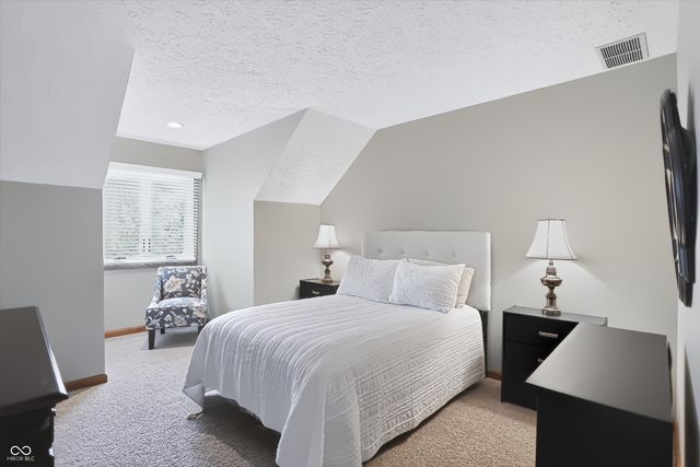 7228 Oak Cove Lane, Noblesville, IN 46062