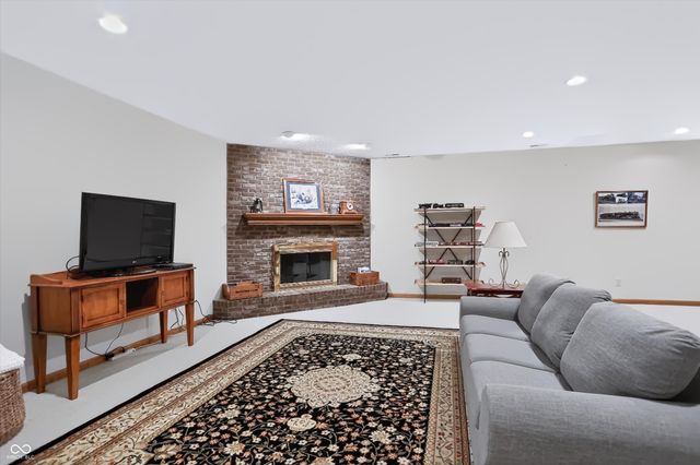 7228 Oak Cove Lane, Noblesville, IN 46062