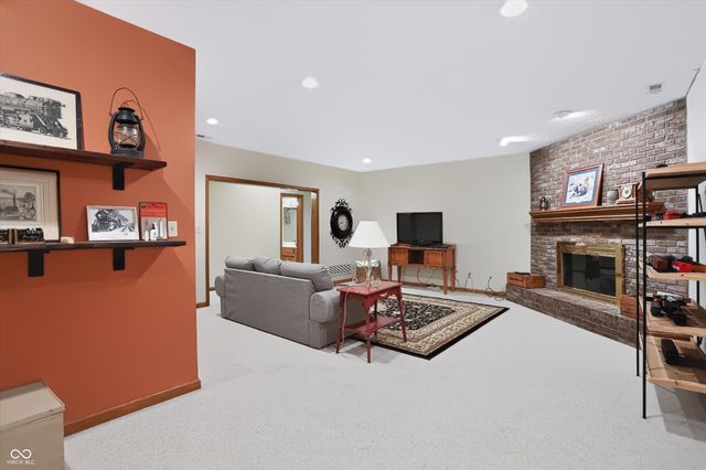 7228 Oak Cove Lane, Noblesville, IN 46062
