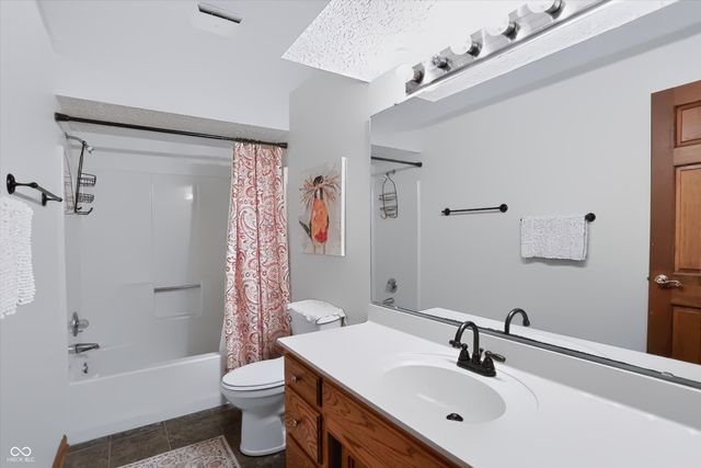 7228 Oak Cove Lane, Noblesville, IN 46062