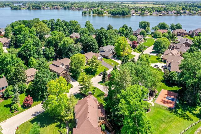 7228 Oak Cove Lane, Noblesville, IN 46062