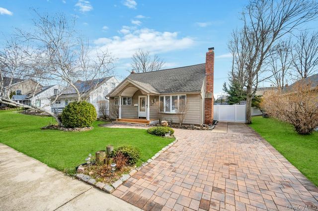 2315 Willow Street, Wantagh, NY 11793