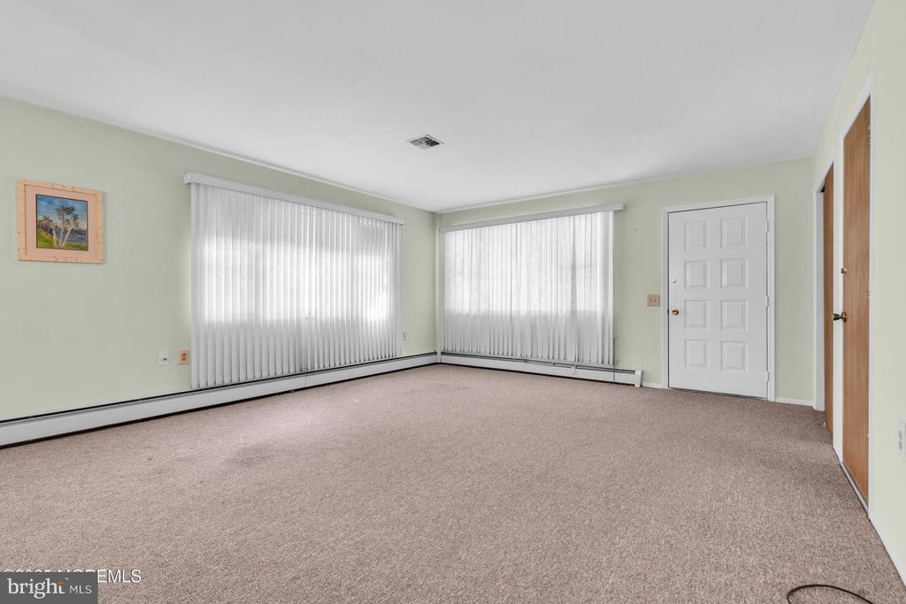 Image 10 of property listing at 46 CARMACKS WAY, Toms River, NJ 08757
