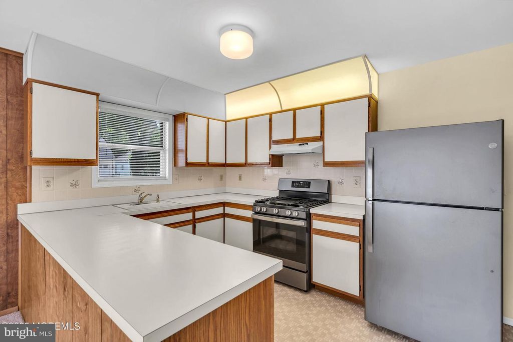 Image 18 of property listing at 46 CARMACKS WAY, Toms River, NJ 08757