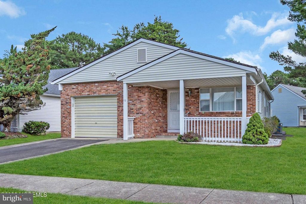 Image 2 of property listing at 46 CARMACKS WAY, Toms River, NJ 08757
