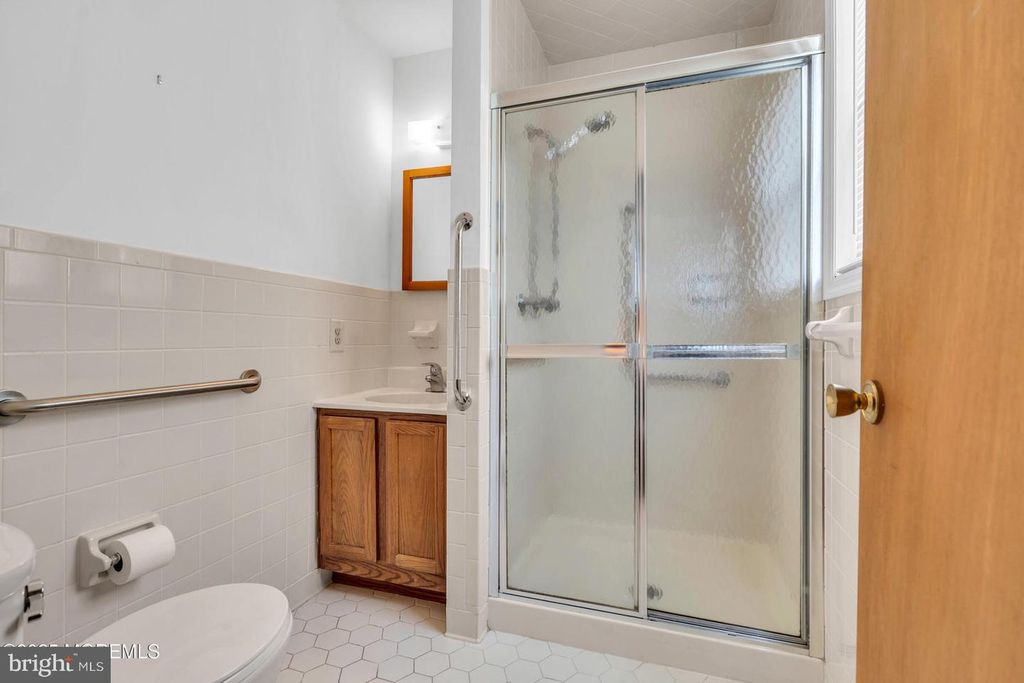 Image 26 of property listing at 46 CARMACKS WAY, Toms River, NJ 08757