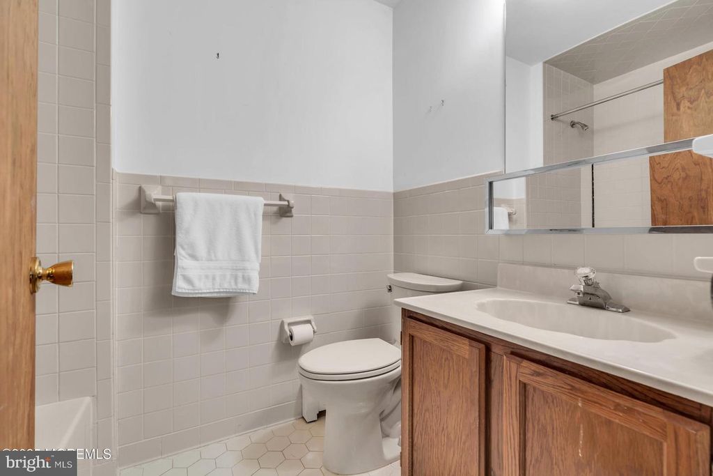 Image 29 of property listing at 46 CARMACKS WAY, Toms River, NJ 08757