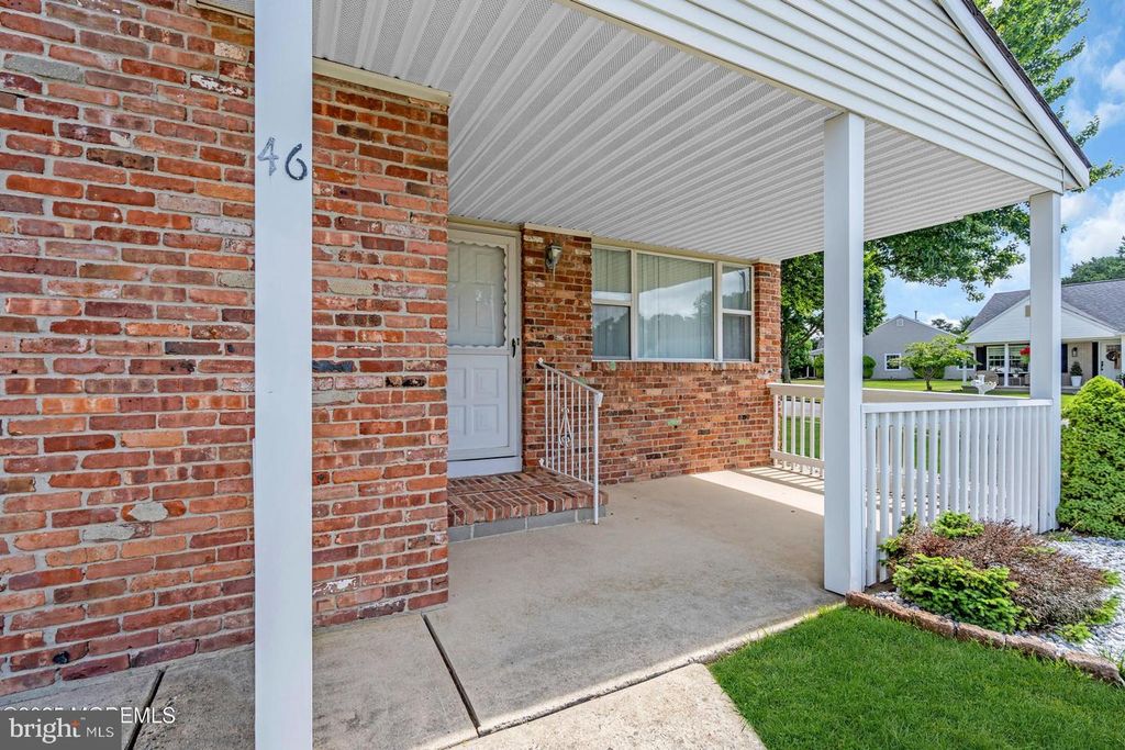 Image 3 of property listing at 46 CARMACKS WAY, Toms River, NJ 08757