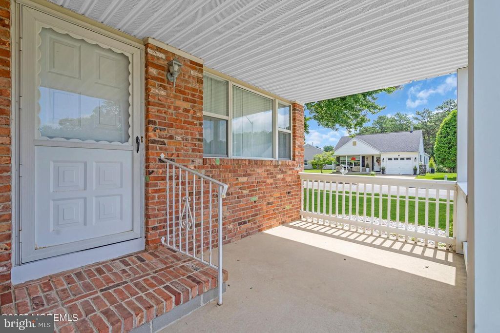 Image 5 of property listing at 46 CARMACKS WAY, Toms River, NJ 08757